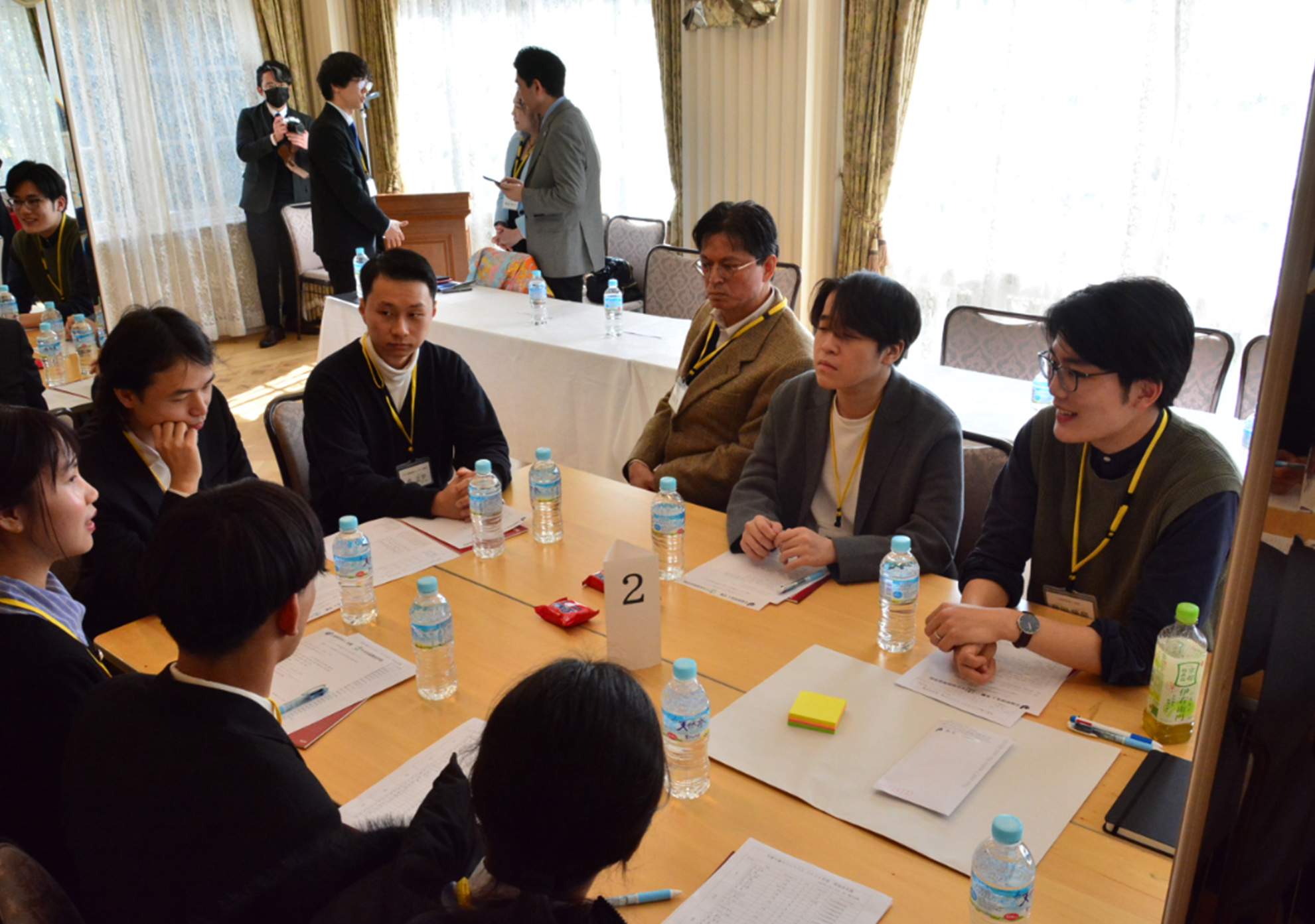 友愛ユニオンメンバー／藤田脩椰さんのテーブルは国際色豊か